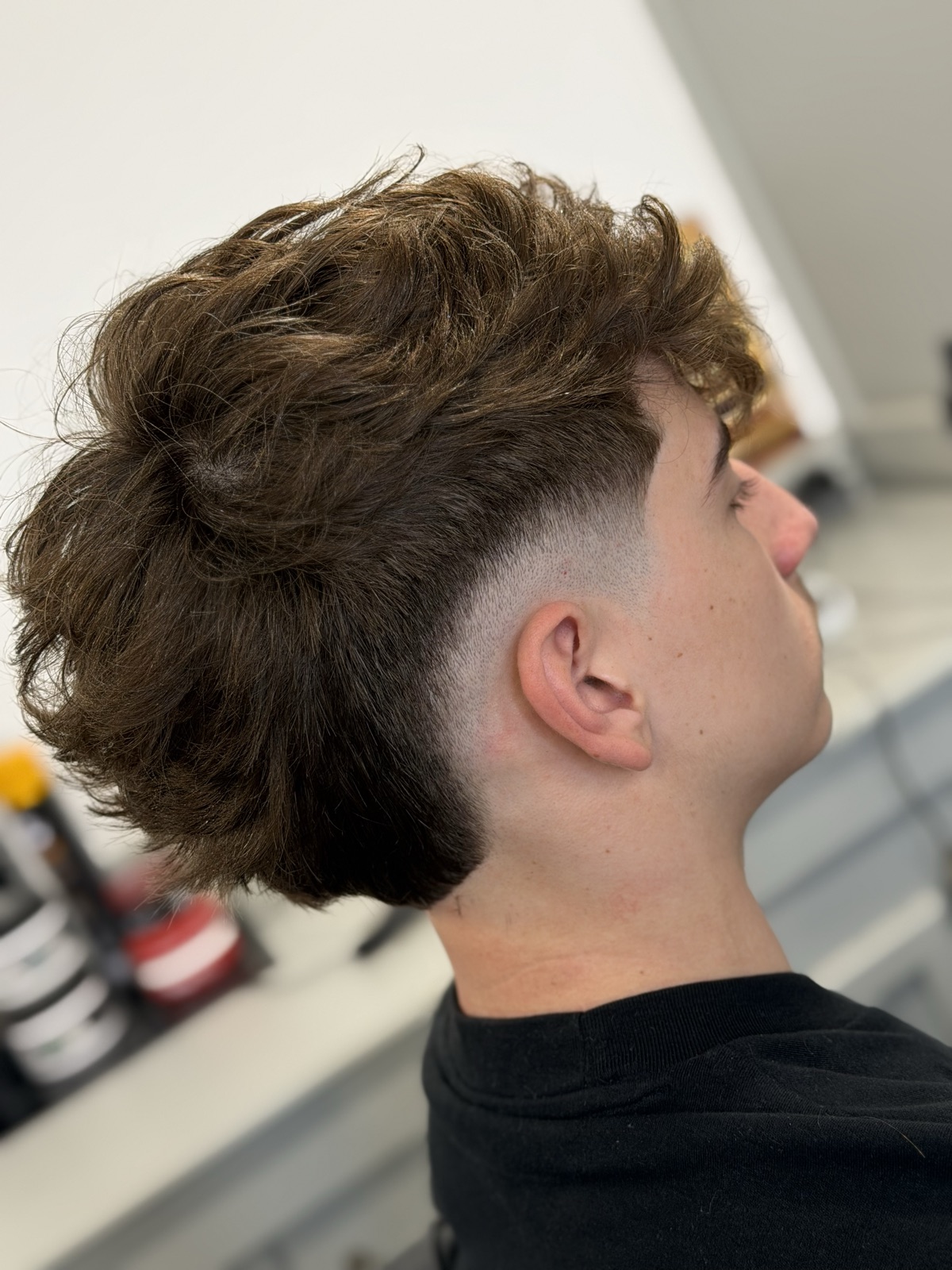 Mullet modern texturat cu drop fade